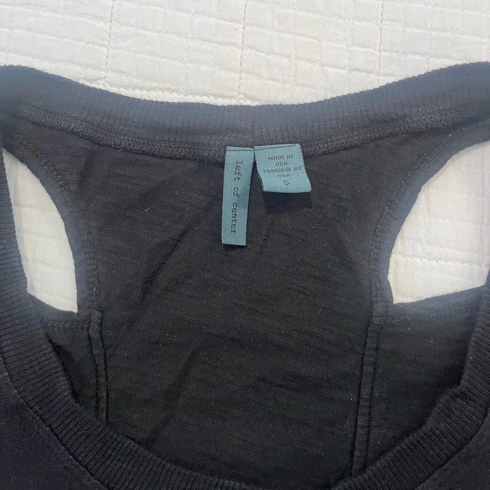 Left Of Center Anthropologie  Black Tee With Pockets - Picture 6 of 7